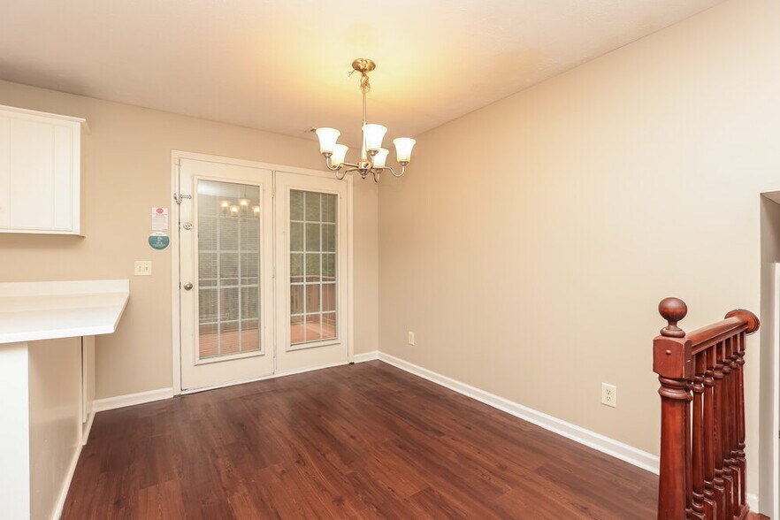 Building Photo - 1501 Chestnut Oak Dr