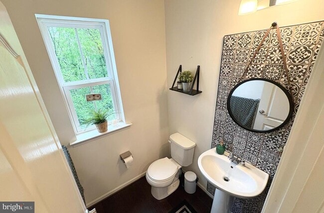Building Photo - 1314 Hawk Hollow Dr