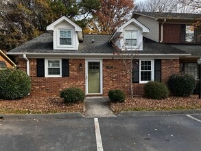 Building Photo - 135 Chrisfield Cir