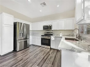 Building Photo - 9641 Windborne Ave