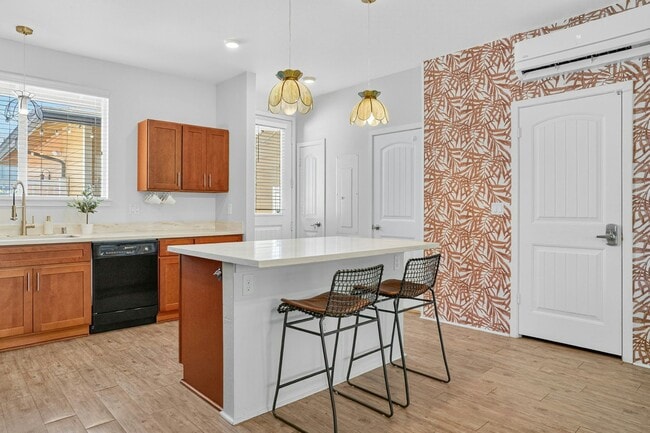 Building Photo - 724 Kakala St