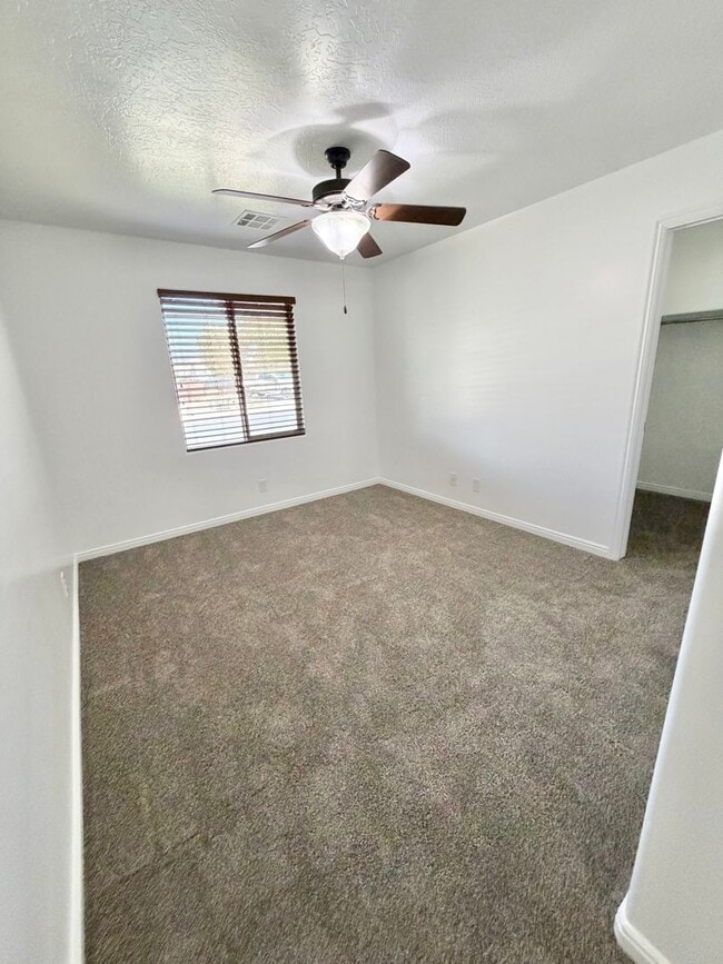 Building Photo - Beautiful Riverstone Home!!