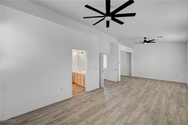 Building Photo - 8789 Villa Alex Ave