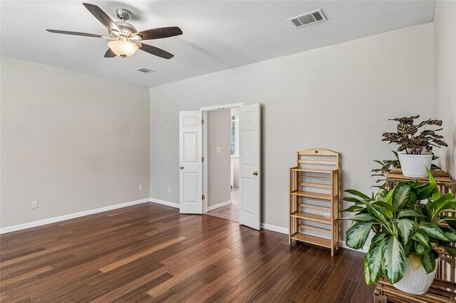 Building Photo - 1705 Chula Vista Dr