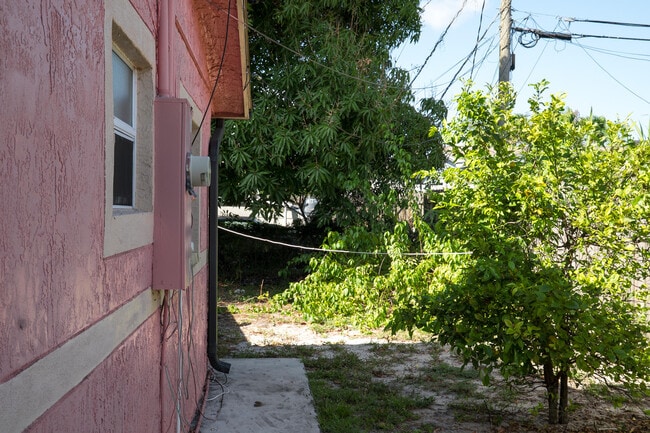 Building Photo - 231 NW 20th St