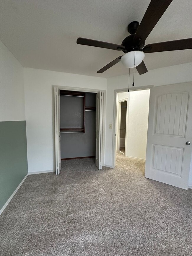 Building Photo - Beautiful Updated 5 Bedroom Home - Derby ,KS