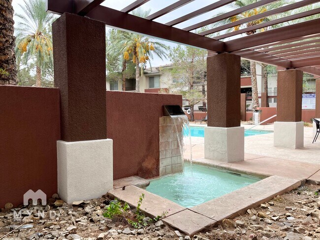 Building Photo - 900 Domnus Ln