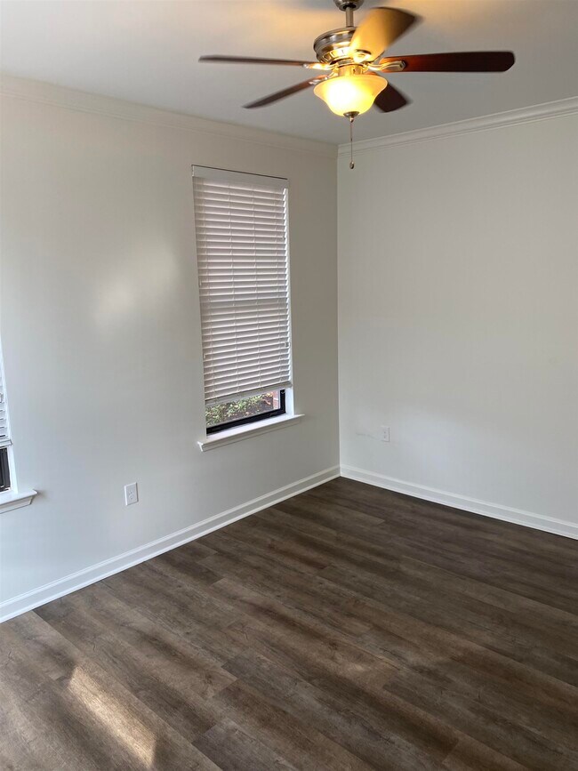 Building Photo - 730 Litty Ct