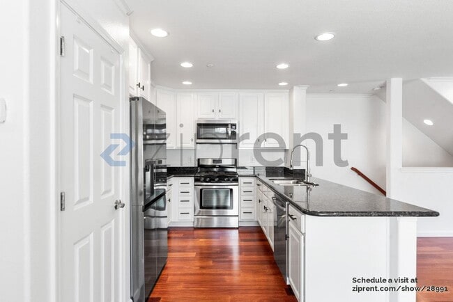 Building Photo - 2213 Rock St