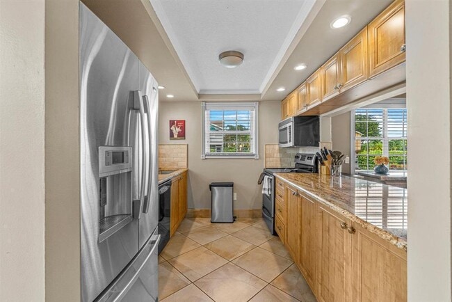 Building Photo - 338 Waterside Dr
