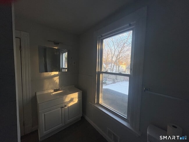 Building Photo - 56 Dorman St