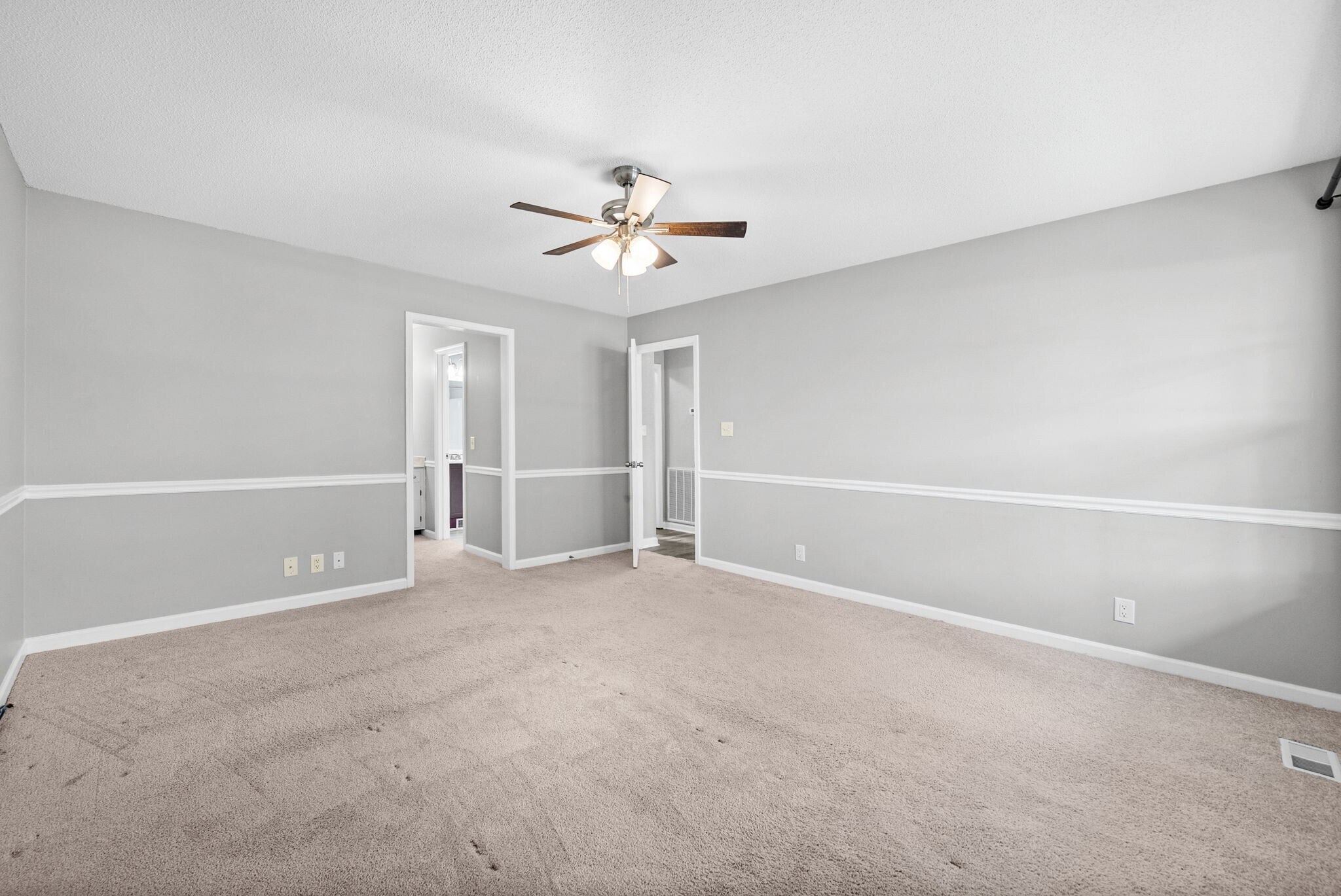 Building Photo - 718 Jace Dr