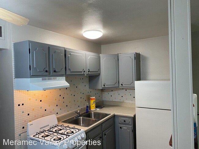 Building Photo - 4448 Morganford Rd