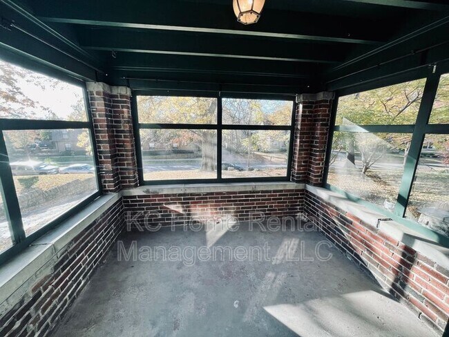 Building Photo - 3725 Locust St