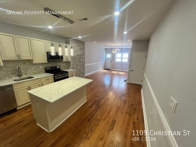 Building Photo - 1109 Christian St