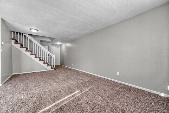 Building Photo - $2,590.00 - $300 OFF First Months' Rent - 4 Bedrooms, 2.5 Bathrooms, Single Family Home in Aurora...