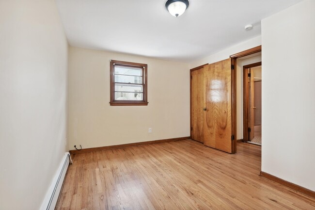 Building Photo - 350 Cator Ave
