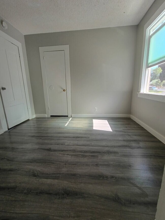 Building Photo - 2 bedroom home in Historic Downtown Riverside