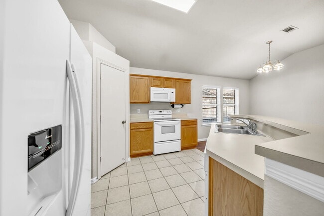 Building Photo - Well-maintained home located near Lake Conroe, offering the perfect balance of comfort & convenie...