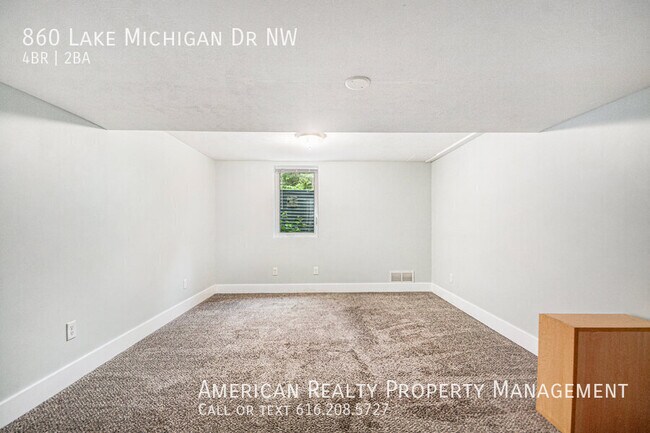 Building Photo - 860 Lake Michigan Dr NW