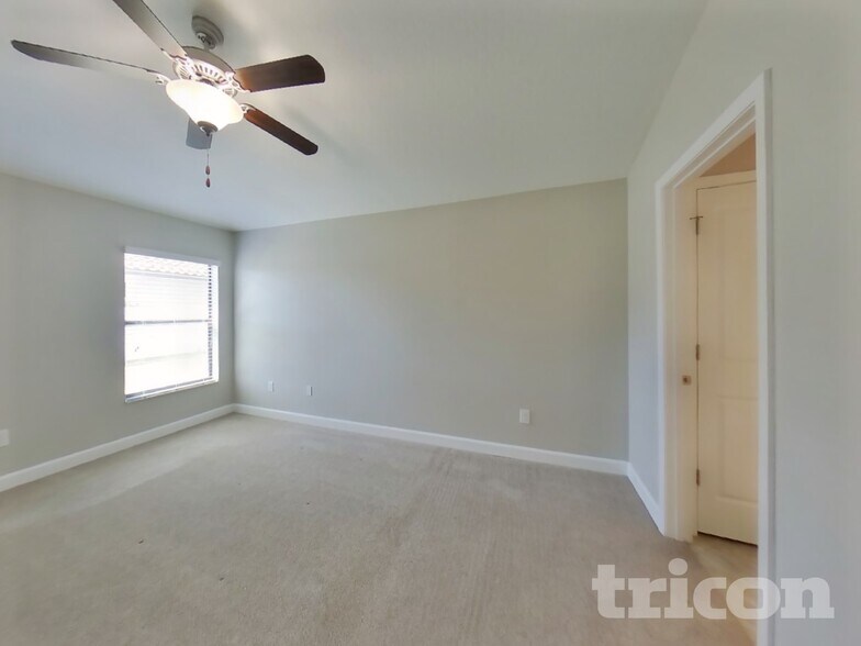 Building Photo - 13185 Green Violet Dr