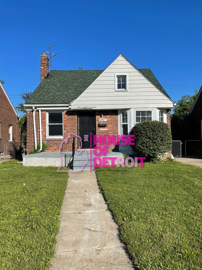 Building Photo - Summer Special~3 BEDROOM | 1 BATH | FREE P...