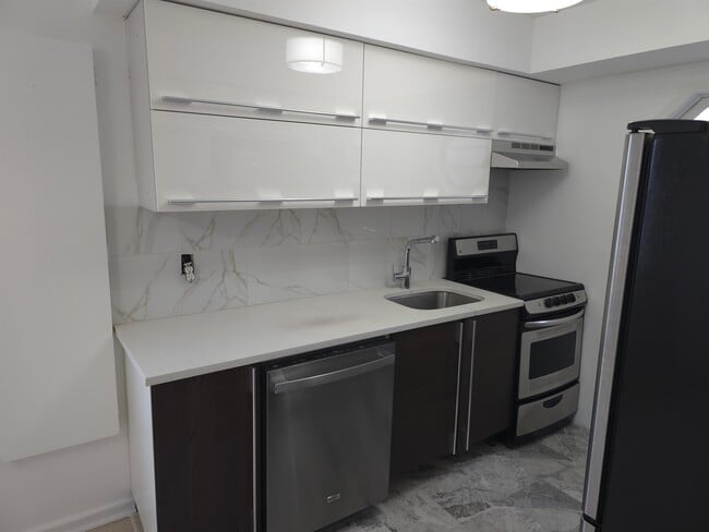 Building Photo - 6715 Polk St