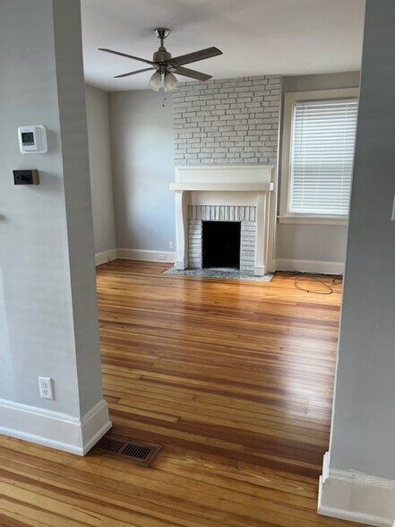 living room - 4333 Eileen Dr
