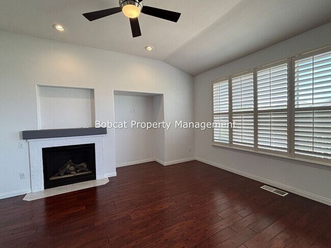 Building Photo - 1626 Evergreen Dr