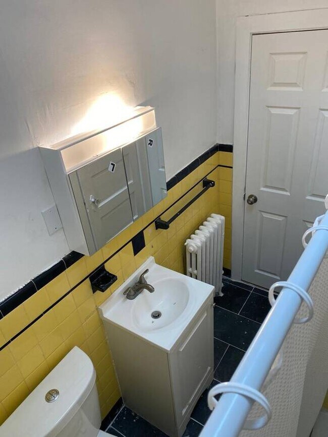 Building Photo - 1453 S Etting St