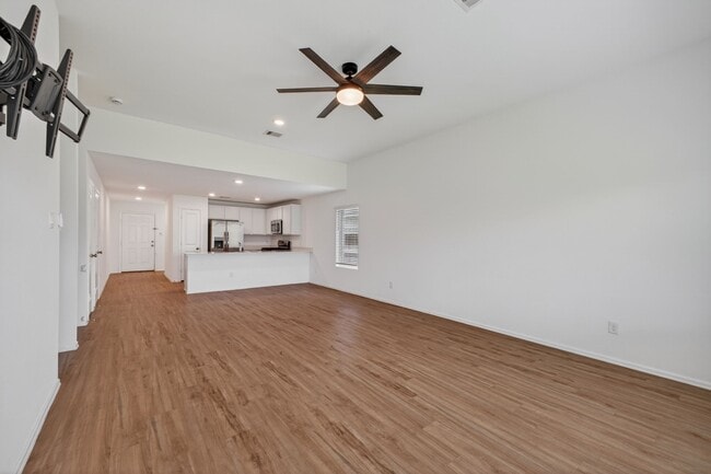 Building Photo - 1519 Twilight Grn Dr