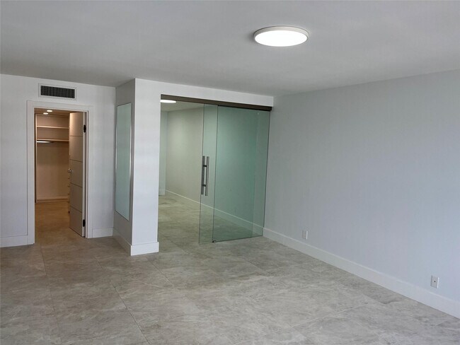 Building Photo - 3500 Galt Ocean Dr