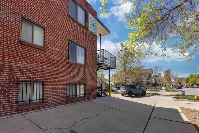 Building Photo - The Points at California 29