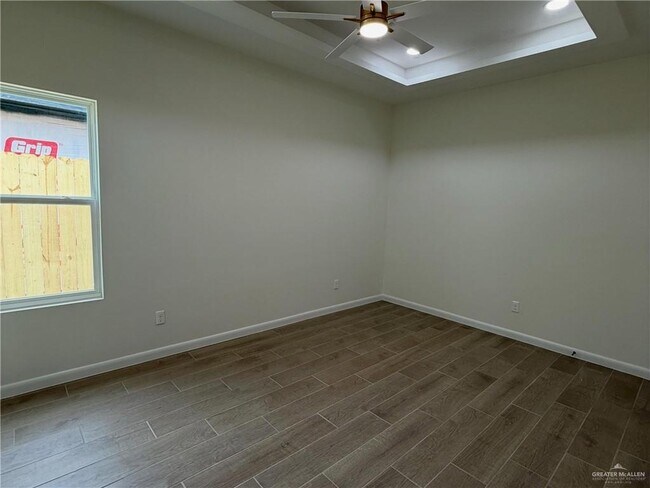 Building Photo - 1302 Rosewood Ln