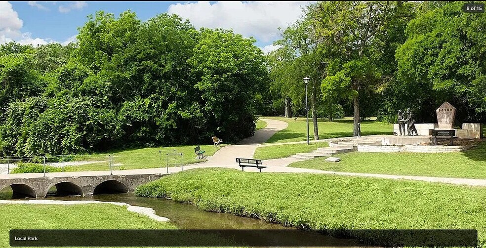 Building Photo - Room in House on Willkomen Way