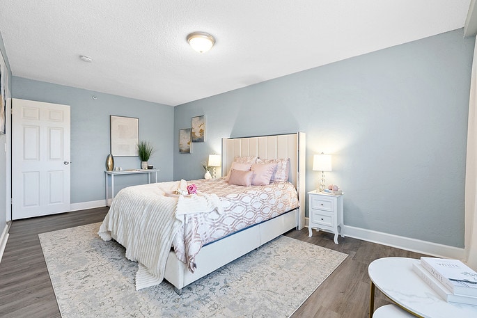 Building Photo - 3315 58th Ave S