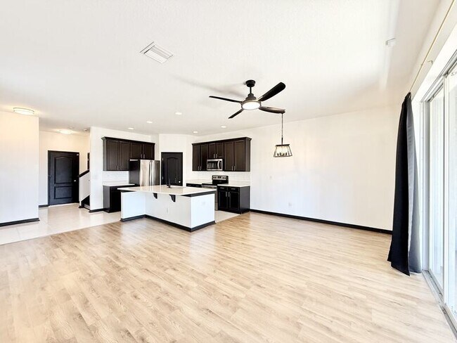 Building Photo - 4978 White Sanderling Ct