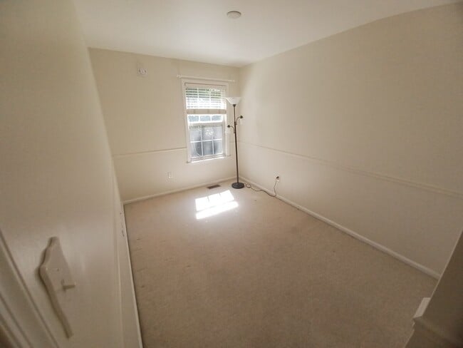 Building Photo - 52 Piccadilly Cir