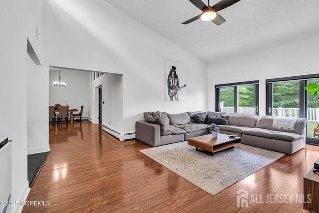 Building Photo - 218 Community Cir