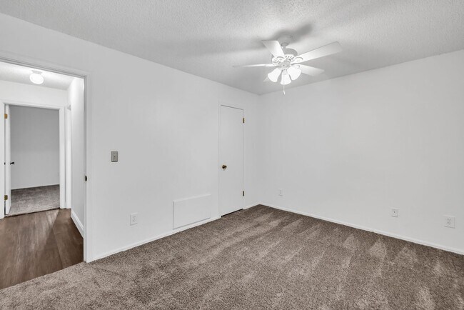 Building Photo - Midtown Comfort & Convenience