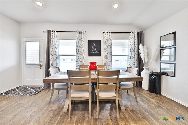 Building Photo - 801 Cinnamon Teal