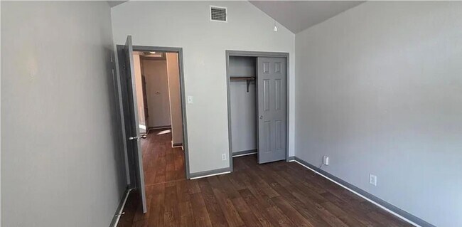 Building Photo - 2228 Nestlewood Dr