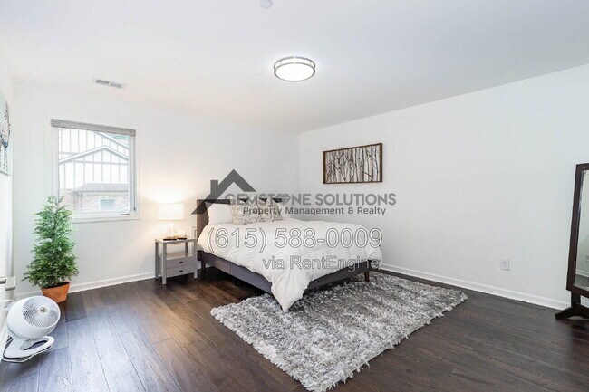 Building Photo - 6343 Wildwood Dr