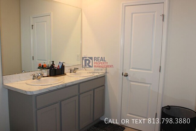 Building Photo - 3199 Suncoast Plains Dr