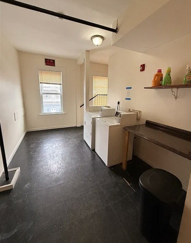 Building Photo - 11-15 Lilley Avenue