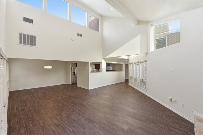 Building Photo - 14210 Briarhills Pkwy