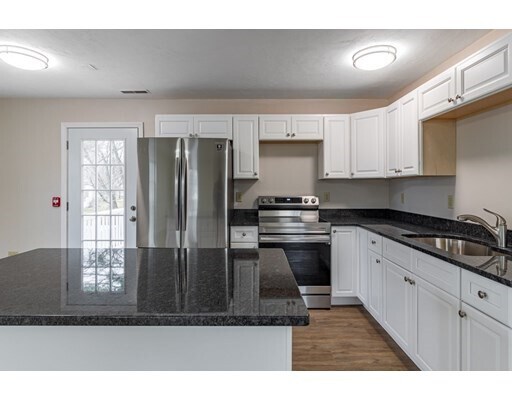 Building Photo - 1640 Bridge St