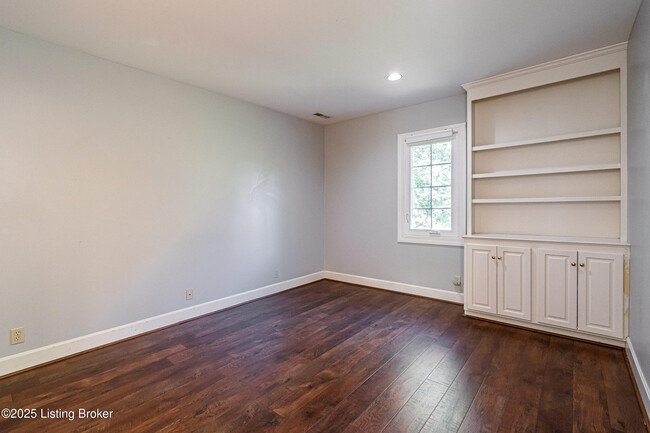Building Photo - 303 Coralberry Rd