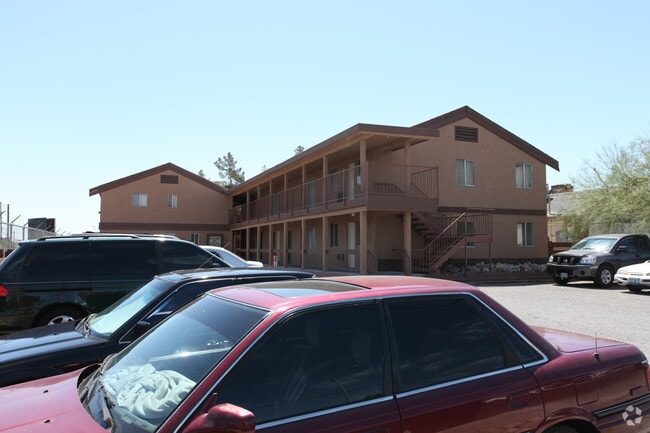 Building Photo - Pine Creek Apartments