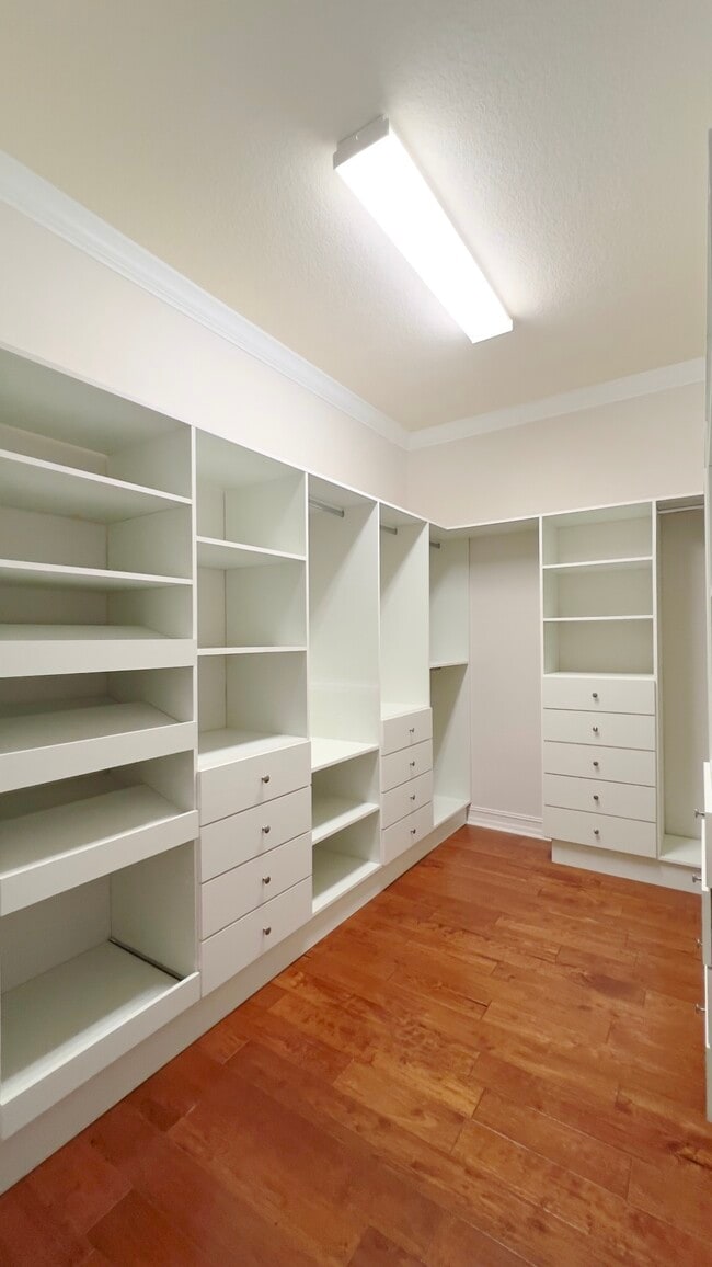 Building Photo - 10907 Mobberley Cir